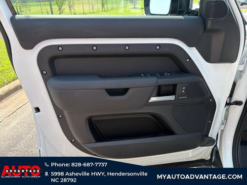 Used 2025 Land Rover Defender 110 S AWD/4WD image 9