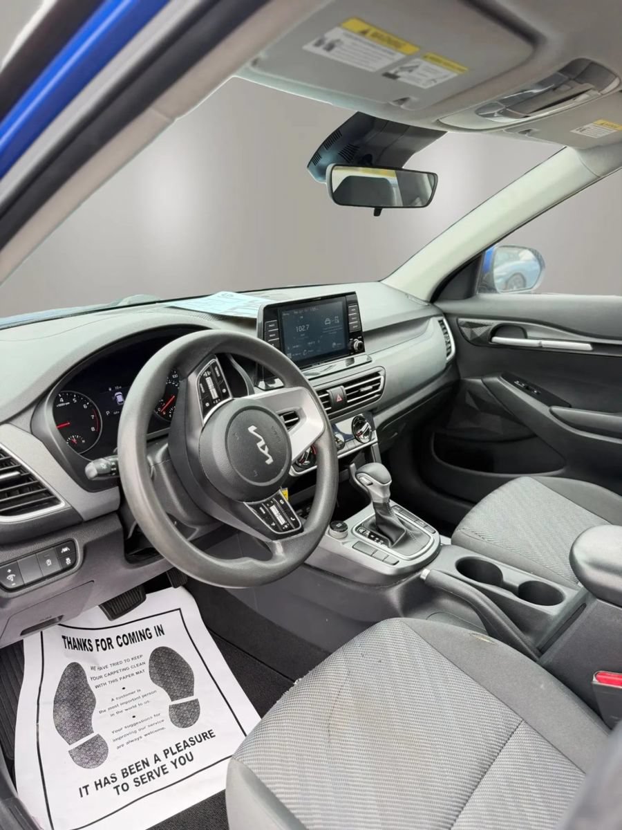 Used 2023 Kia Seltos LX AWD/4WD image 12