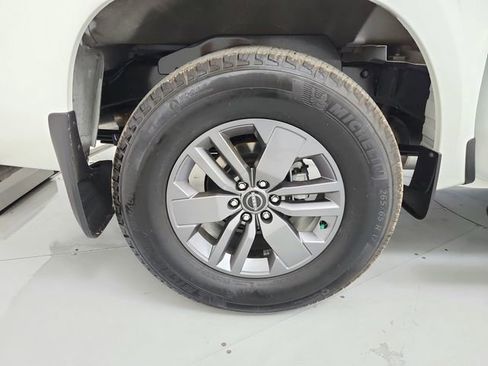 Used 2025 Nissan Frontier SV w/ SV Convenience Package image 46