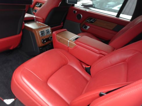 Used 2020 Land Rover Range Rover Long Wheelbase Autobiography image 17