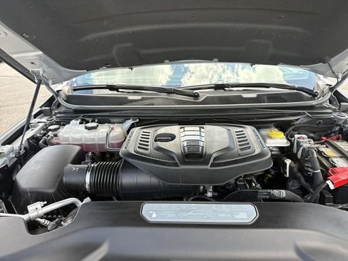 Used 2025 Jeep Wagoneer L 4WD image 26