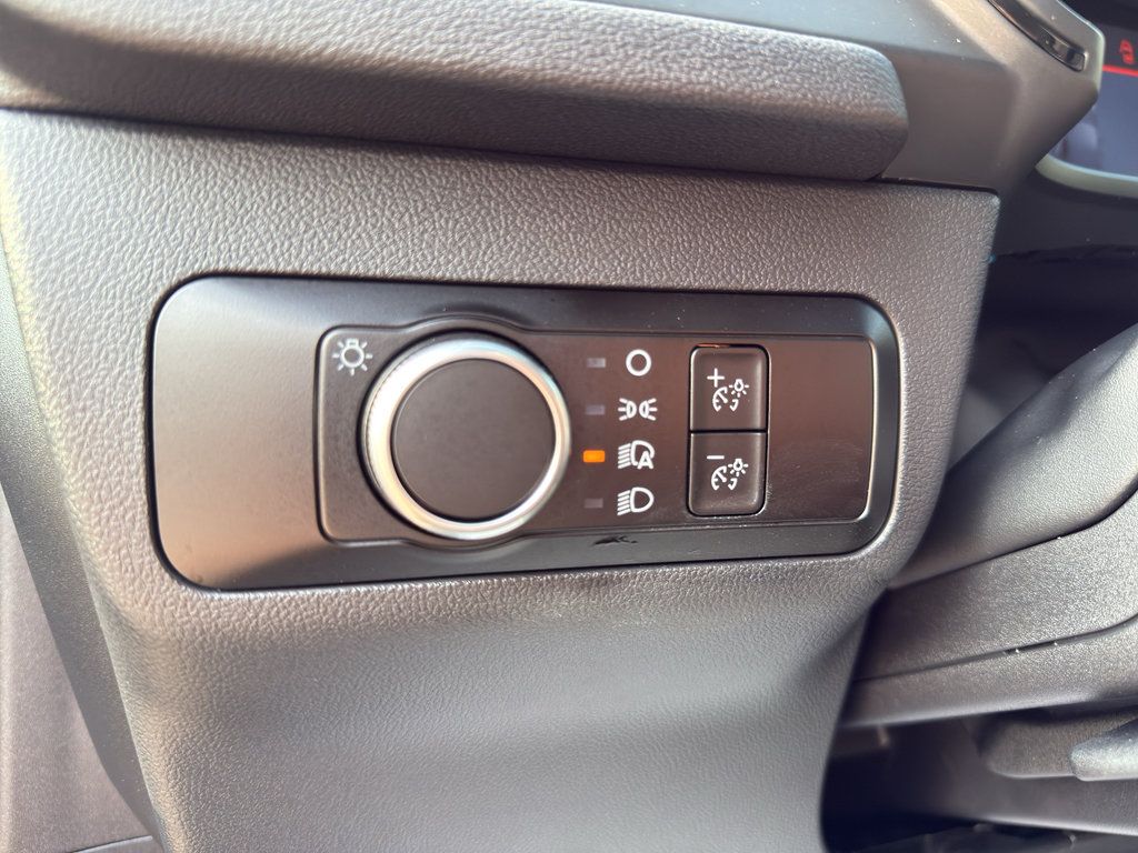 Certified 2025 Ford Escape Platinum AWD/4WD image 25
