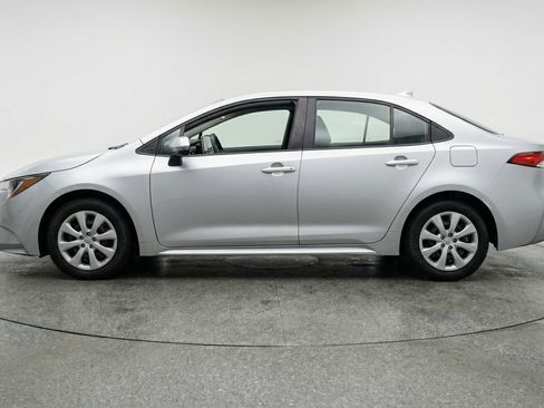 Used 2025 Toyota Corolla LE image 5