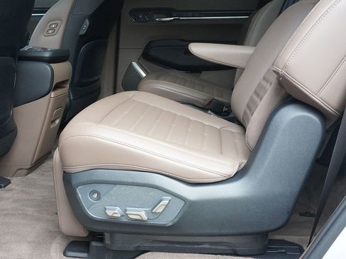 Used 2024 Kia EV9 Land AWD/4WD image 38