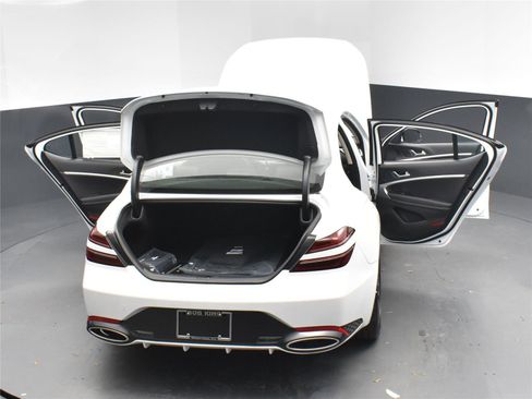 Used 2025 Genesis G70 2.5T image 16