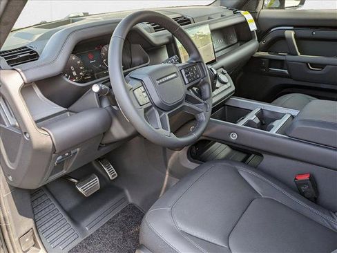 New 2025 Land Rover Defender 110 V8 AWD/4WD image 3