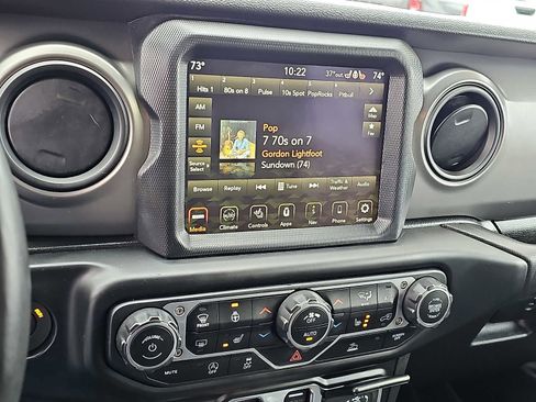 Used 2022 Jeep Wrangler Unlimited Sport w/ Sun And Sound Package image 17