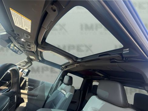 Used 2024 GMC Hummer EV 2X w/ Extreme Off-Road Package AWD/4WD image 11