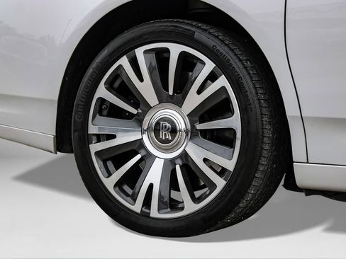 Used 2019 Rolls-Royce Ghost image 85