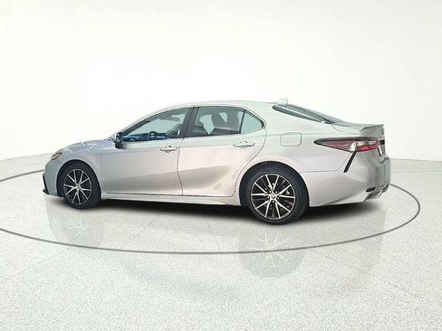 Used 2023 Toyota Camry SE FWD image 5