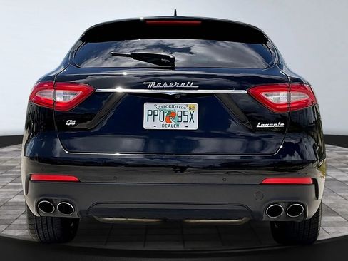 Used 2018 Maserati Levante AWD/4WD image 5
