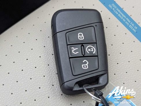 Used 2023 Volkswagen Atlas SEL R-Line AWD/4WD image 32