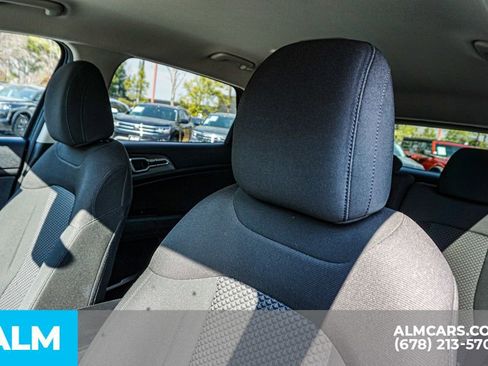 Used 2024 Kia Sportage LX image 17