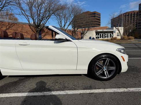 Used 2017 BMW 230i Convertible image 5
