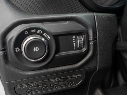 Used 2024 Jeep Wrangler Unlimited Rubicon image 16