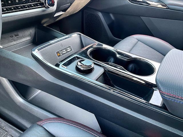 Used 2025 Chevrolet Equinox RS w/ Safety and Technology Package FWD image 20