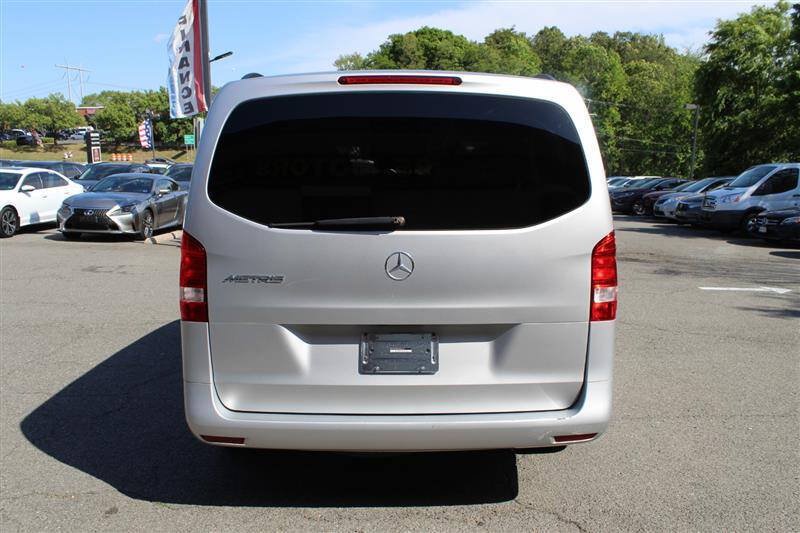 Used 2016 Mercedes-Benz Metris Passenger image 4
