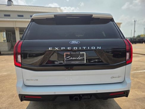 New 2026 Ford Expedition Active RWD image 6