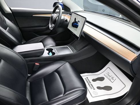 Used 2023 Tesla Model 3 Standard Range RWD image 29