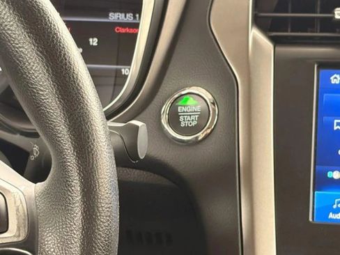 Used 2020 Ford Fusion SE FWD image 29