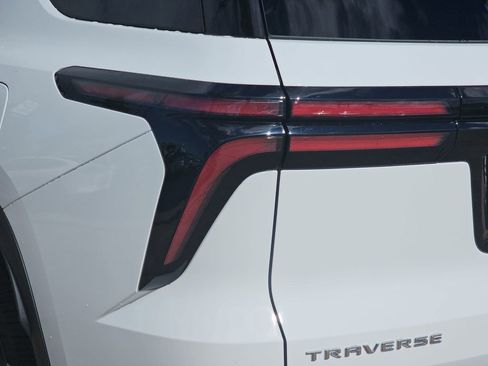 New 2026 Chevrolet Traverse LT FWD image 41