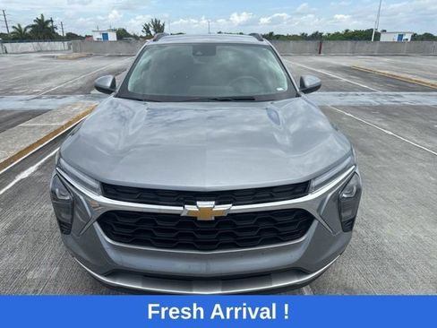 Used 2024 Chevrolet Trax LT FWD image 15
