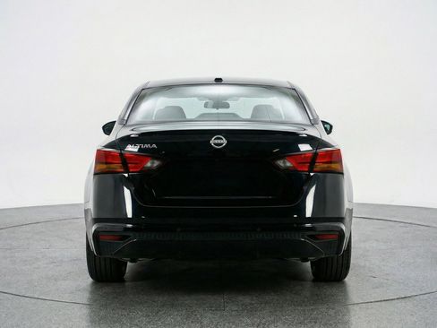 Used 2025 Nissan Altima 2.5 SV FWD image 7