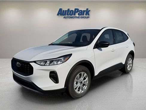 New 2025 Ford Escape Active w/ Active Premium Tech Pack AWD/4WD image 3