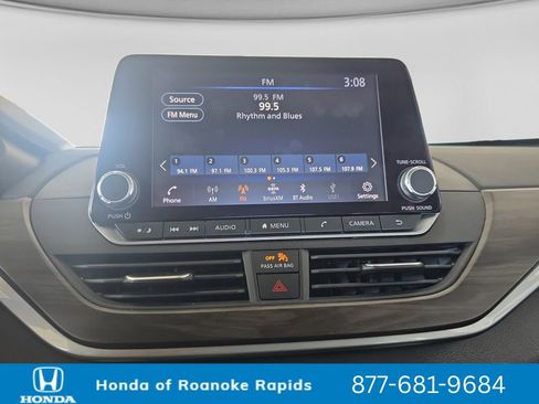 Used 2024 Nissan Altima 2.5 SV FWD image 21