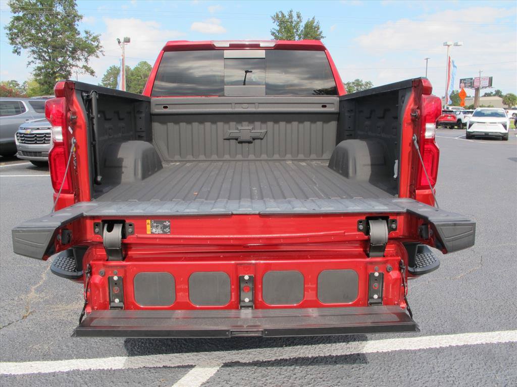 Used 2024 Chevrolet Silverado 1500 RST w/ Convenience Package II RWD image 17