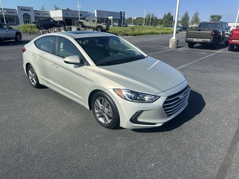 Used 2018 Hyundai Elantra Value Edition FWD image 2