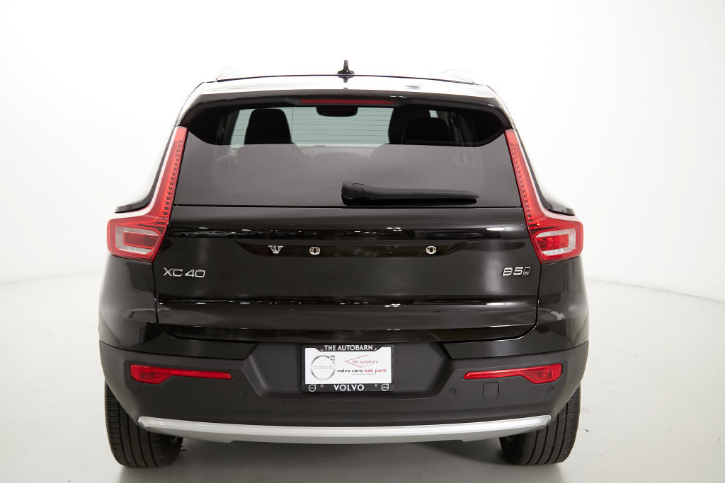Certified 2023 Volvo XC40 B5 Ultimate w/ Protection Package Premier AWD/4WD image 8