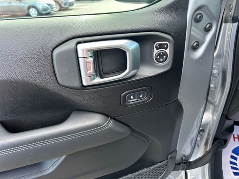 Used 2020 Jeep Wrangler Unlimited Sahara w/ LED Lighting Group image 15