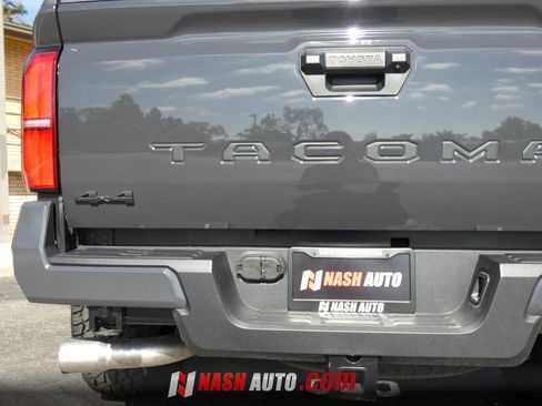 Used 2026 Toyota Tacoma SR5 AWD/4WD image 11