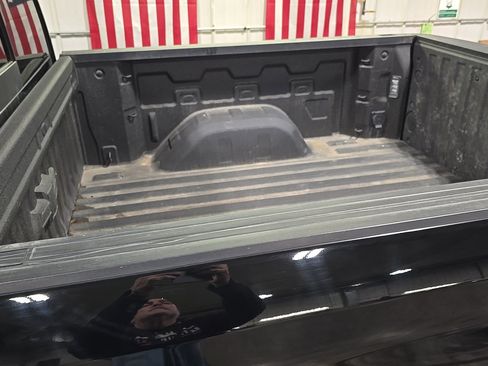 Used 2020 Chevrolet Silverado 1500 LTZ w/ LTZ Premium Package image 7