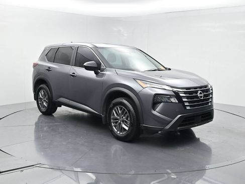Used 2026 Nissan Rogue S FWD image 2