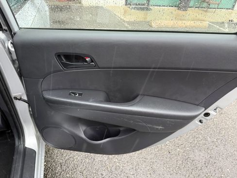 Used 2010 Hyundai Elantra GLS FWD image 19