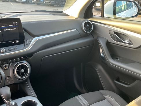 Used 2025 Chevrolet Blazer LT image 35