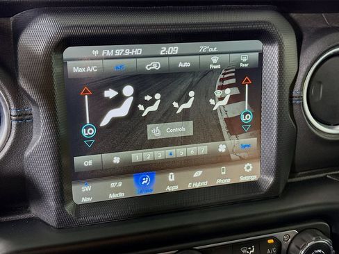 Used 2021 Jeep Wrangler Unlimited Rubicon 4xe w/ Steel Bumper Group AWD/4WD image 8