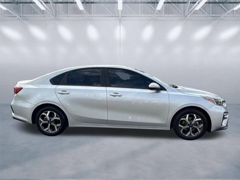 Used 2021 Kia Forte LXS image 3