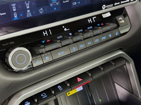 Used 2024 Toyota Tundra Platinum image 16