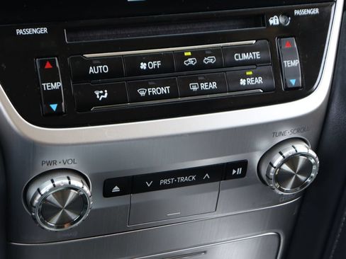 Used 2018 Toyota Land Cruiser AWD/4WD image 35