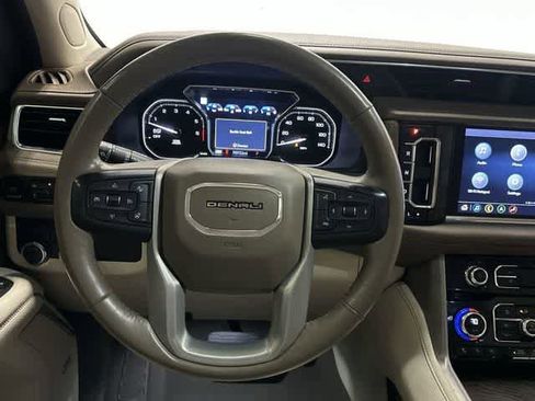 Used 2021 GMC Yukon XL Denali w/ Denali Premium Package RWD image 14