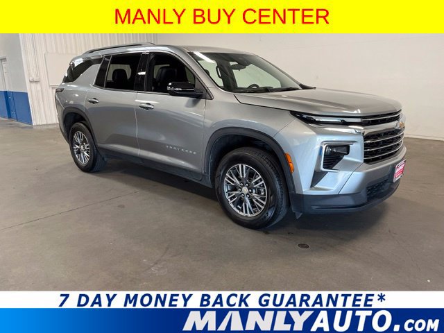 Used 2025 Chevrolet Traverse LT FWD image 1