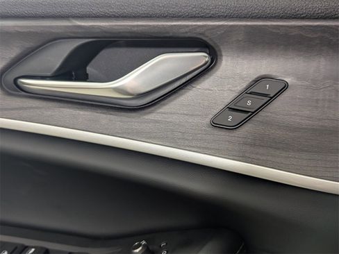 New 2025 Jeep Grand Cherokee Limited w/ Luxury Tech Group II image 14