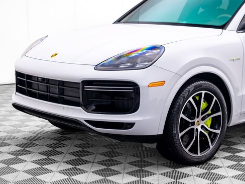 Used 2023 Porsche Cayenne Turbo S w/ Premium Package Plus AWD/4WD image 39