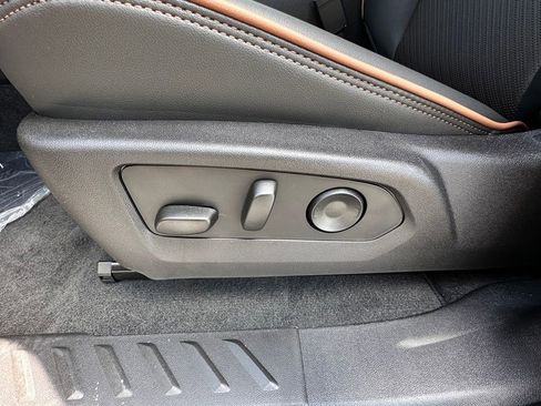 New 2026 GMC Canyon AT4 w/ AT4 Premium Package AWD/4WD image 16