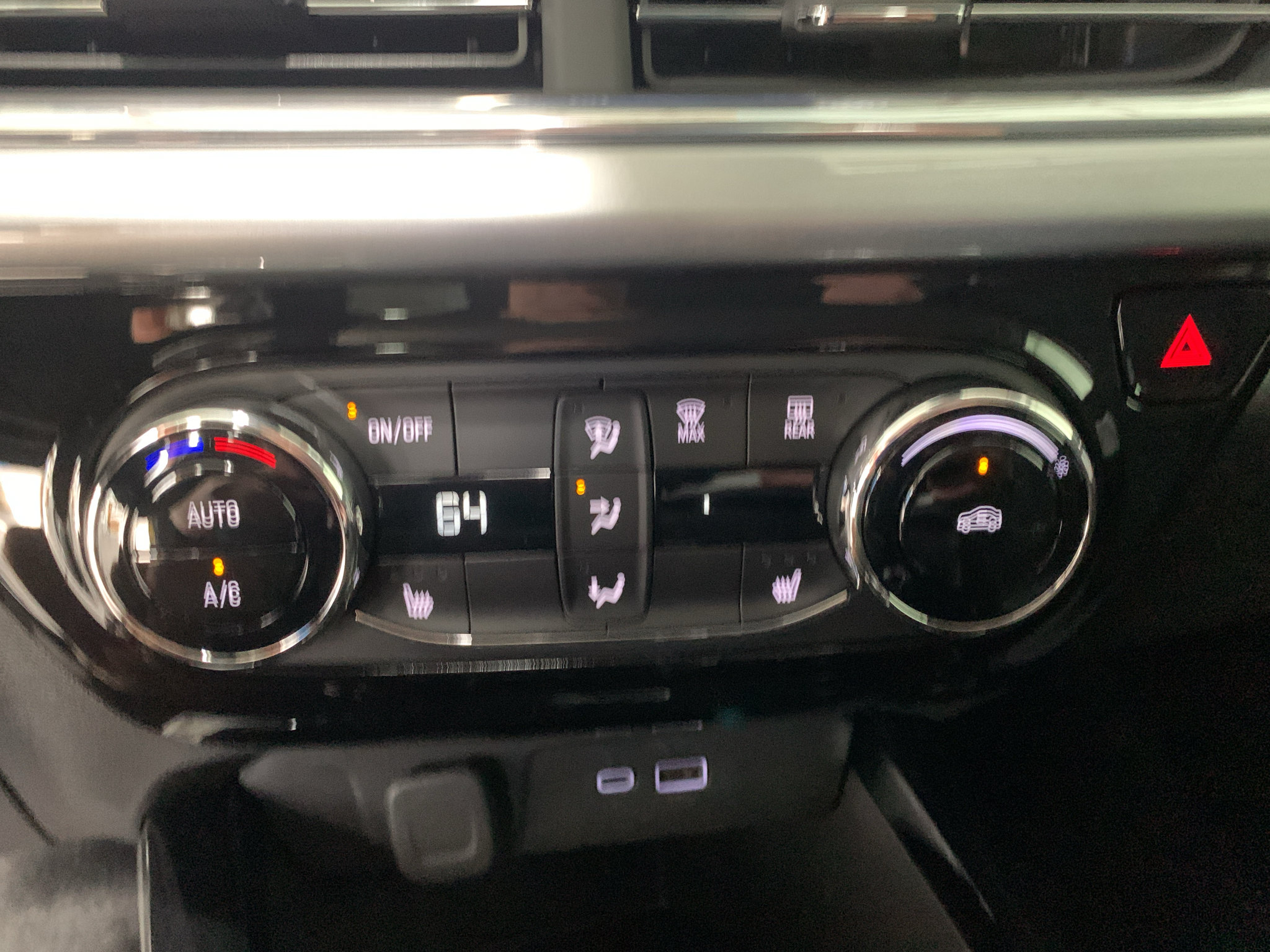 New 2026 Chevrolet Trax LT w/ LT Convenience Package FWD image 18