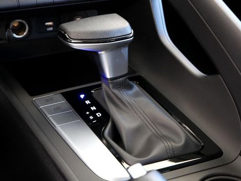 Used 2024 Hyundai Elantra SEL image 17