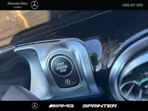 Used 2023 Mercedes-Benz GLB 250 image 30